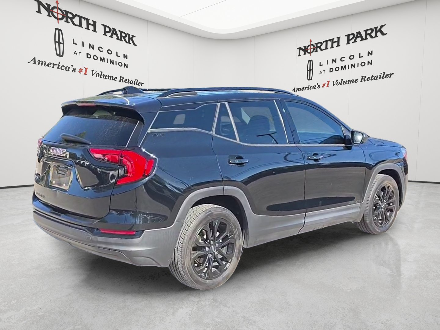 Used 2020 GMC Terrain SLE w/ Elevation Edition FWD image 5