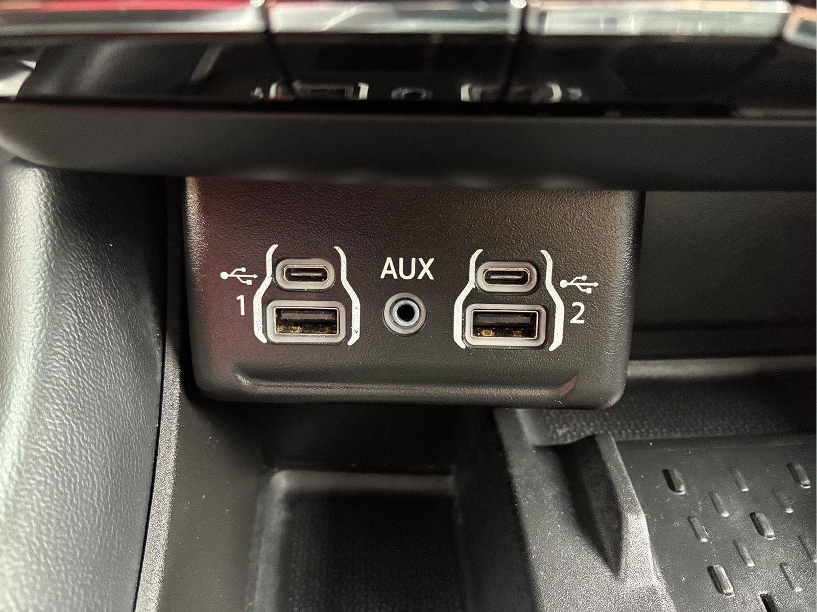 Used 2025 Dodge Durango R/T AWD/4WD image 32