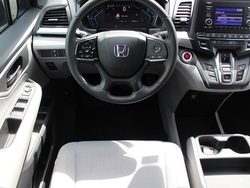 Used 2021 Honda Odyssey LX image 2
