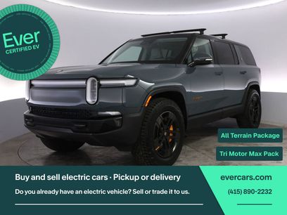 Used 2025 Rivian R1S Premium