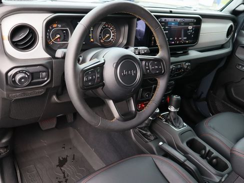 Used 2024 Jeep Wrangler Unlimited Sport AWD/4WD image 12