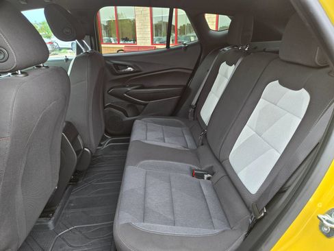 Used 2024 Chevrolet Trax RS FWD image 10
