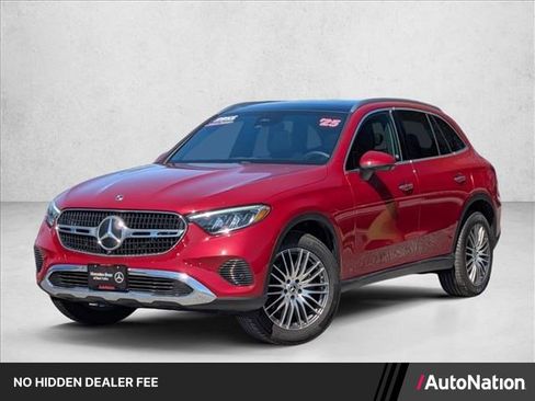 Used 2025 Mercedes-Benz GLC 300 4MATIC image 1