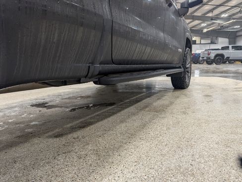 Used 2024 GMC Sierra 1500 AT4 w/ AT4 Premium Package image 9