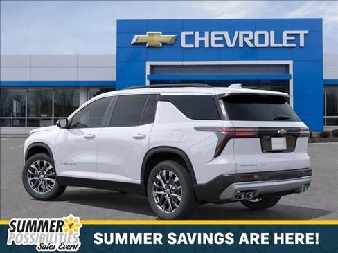 New 2026 Chevrolet Traverse LT w/ Sun and Wheel Package AWD/4WD image 3
