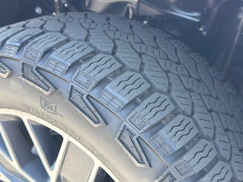 Used 2024 Jeep Wrangler High Altitude AWD/4WD image 17