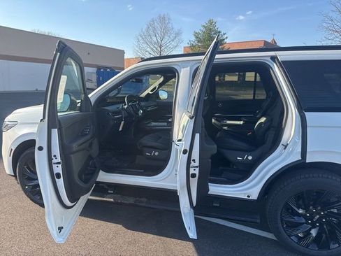 New 2026 Lincoln Navigator Reserve image 10