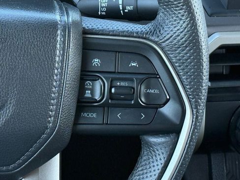 Used 2025 Toyota Tacoma TRD Off-Road AWD/4WD image 21