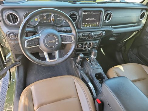 Used 2022 Jeep Wrangler Unlimited Sahara w/ Cold Weather Group AWD/4WD image 14