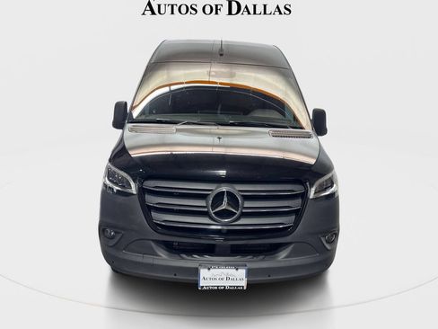 Used 2024 Mercedes-Benz Sprinter 2500 image 3