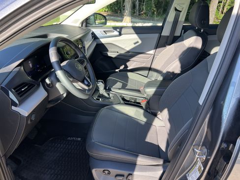 Certified 2022 Volkswagen Taos SE w/ Panoramic Sunroof Package FWD image 14