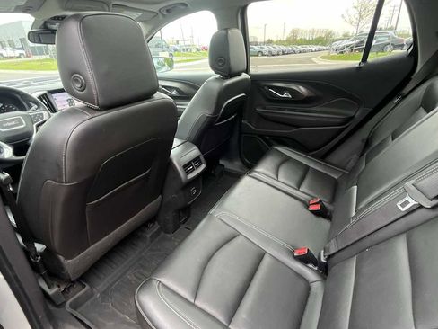 Used 2022 GMC Terrain SLT w/ Infotainment Package II AWD/4WD image 13