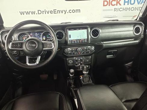 Used 2022 Jeep Wrangler Unlimited Sahara w/ Cold Weather Group image 13