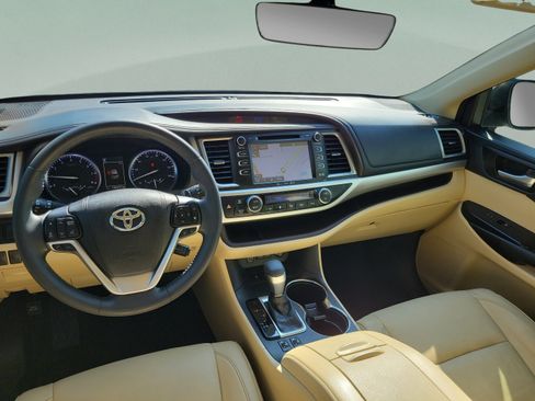 Used 2018 Toyota Highlander XLE FWD image 21