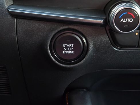 Certified 2025 MAZDA MAZDA3 Carbon AWD/4WD image 21