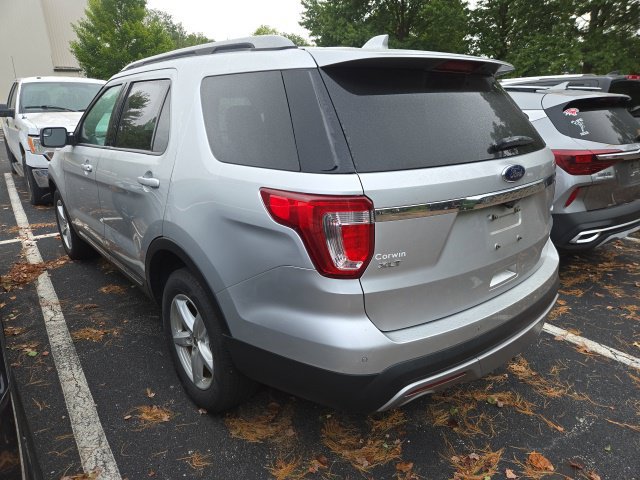 Used 2017 Ford Explorer XLT AWD/4WD image 4