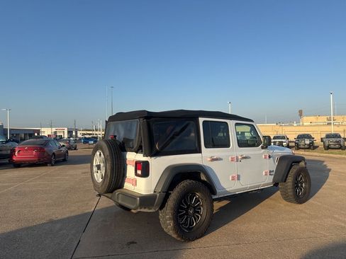 Used 2021 Jeep Wrangler Unlimited Sport image 17