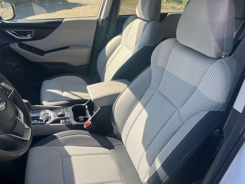 Used 2024 Subaru Forester Premium image 10