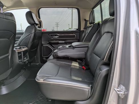 Used 2019 RAM 1500 Laramie AWD/4WD image 19