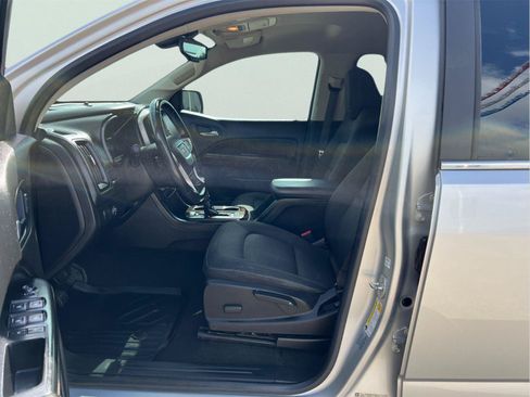 Used 2017 GMC Canyon SLE w/ SLE Convenience Package RWD image 9