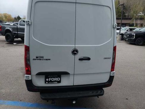 Used 2021 Mercedes-Benz Sprinter 2500 image 8