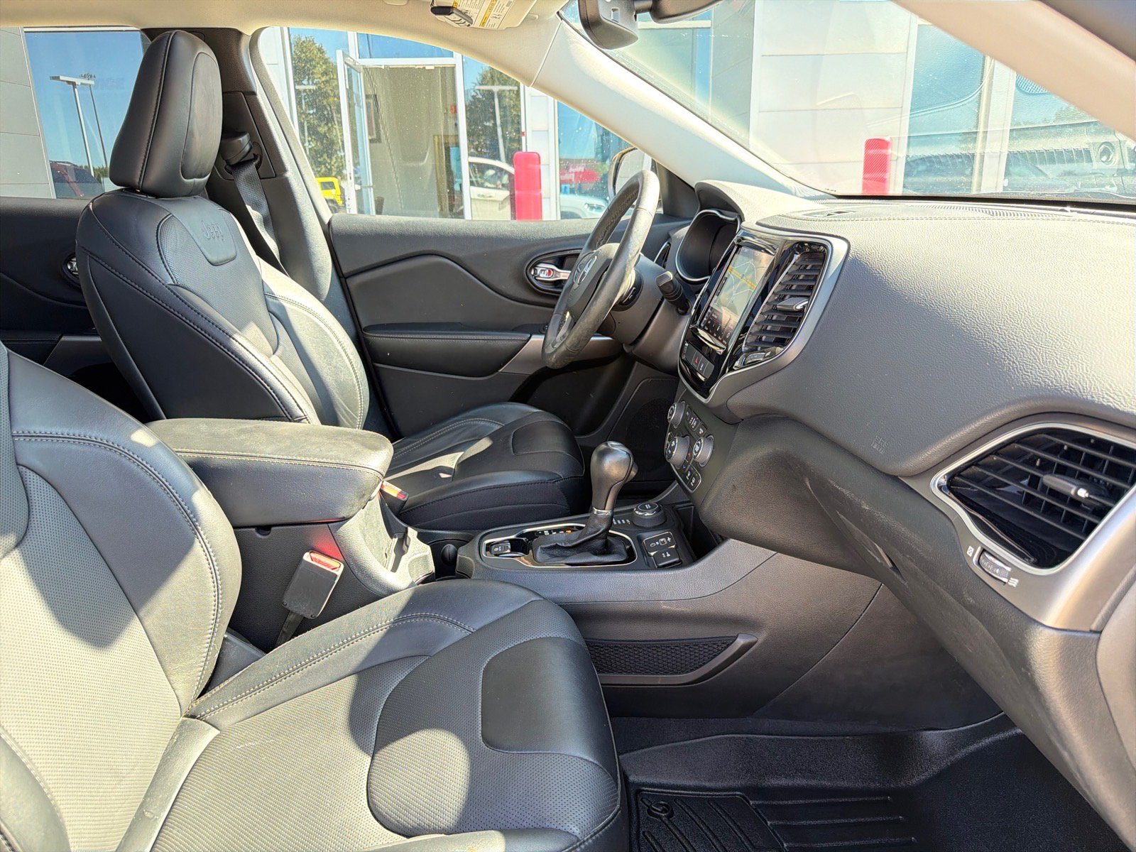 Used 2022 Jeep Cherokee Limited w/ Elite Package AWD/4WD image 29