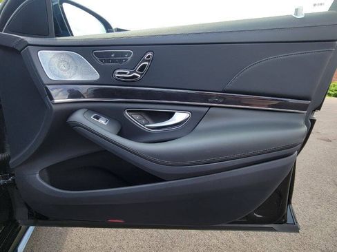 Used 2019 Mercedes-Benz S 560 4MATIC Sedan image 19