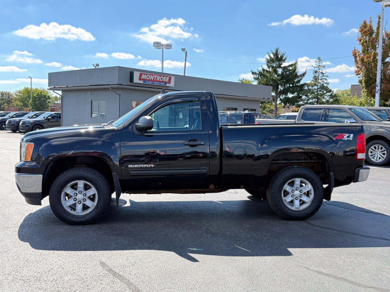 Used 2012 GMC Sierra 1500 SLE w/ SLE Preferred Package AWD/4WD image 7