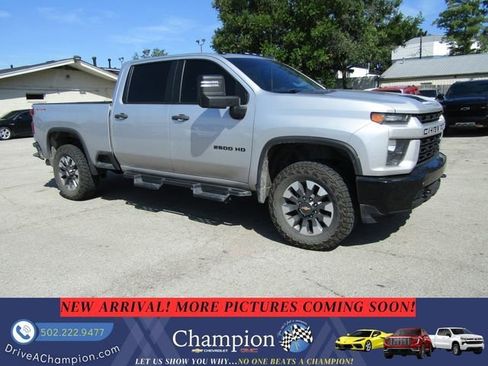 Used 2022 Chevrolet Silverado 2500 Custom w/ Custom Value Package AWD/4WD image 3