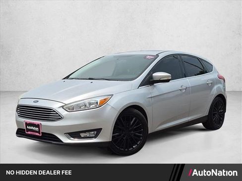 Used 2017 Ford Focus Titanium FWD image 1