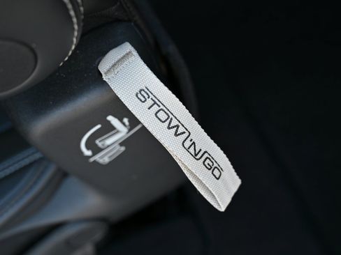 Used 2023 Chrysler Pacifica Touring-L FWD image 17