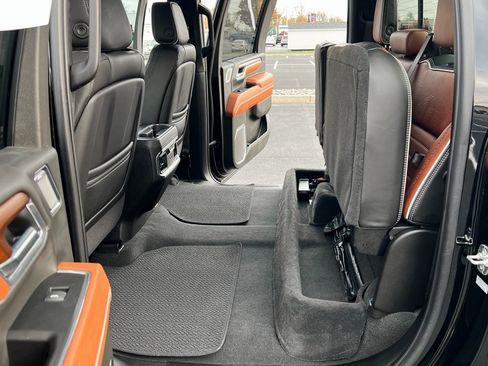 Used 2025 GMC Sierra 3500 Denali Ultimate image 23