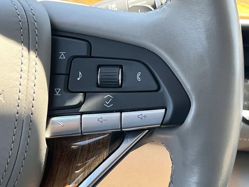 Used 2022 Cadillac Escalade Premium Luxury Platinum w/ LPO, Radiant Package AWD/4WD image 33