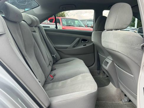 Used 2009 Toyota Camry LE FWD image 10