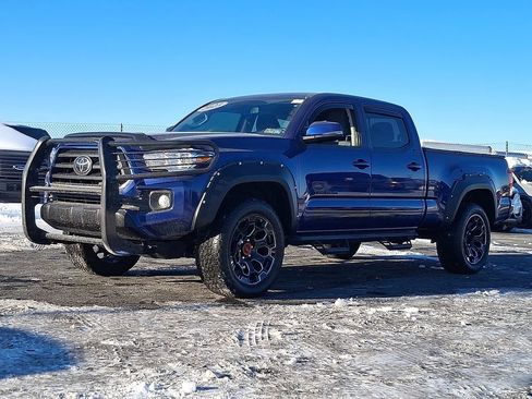 Used 2023 Toyota Tacoma image 3