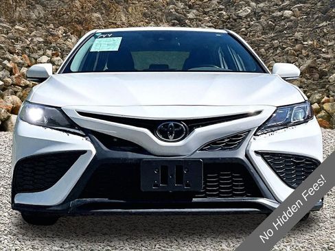 Used 2024 Toyota Camry SE w/ Cold Weather Package AWD/4WD image 3
