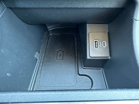 Used 2024 Ford Edge Titanium w/ Class II Trailer Tow Package image 20