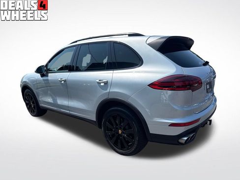 Used 2016 Porsche Cayenne S w/ Premium Plus Package AWD/4WD image 3