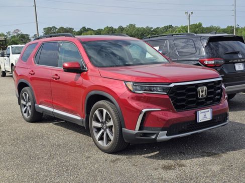 Certified 2023 Honda Pilot Touring image 3