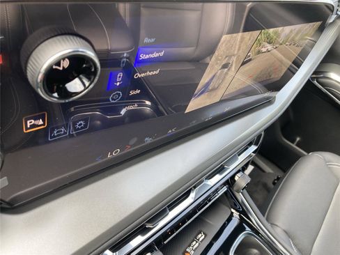 New 2026 Chevrolet Traverse LT image 24