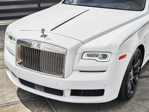 Used 2018 Rolls-Royce Ghost RWD image 7