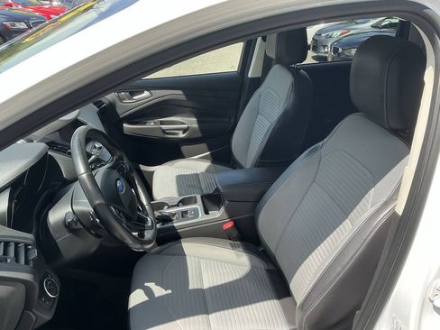 Used 2017 Ford Escape SE w/ Equipment Group 201A AWD/4WD image 21