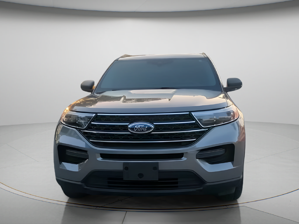 Used 2023 Ford Explorer XLT AWD/4WD image 6