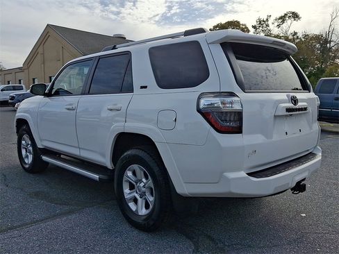Used 2023 Toyota 4Runner SR5 Premium image 4