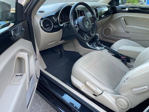 Used 2018 Volkswagen Beetle 2.0T SE FWD image 3
