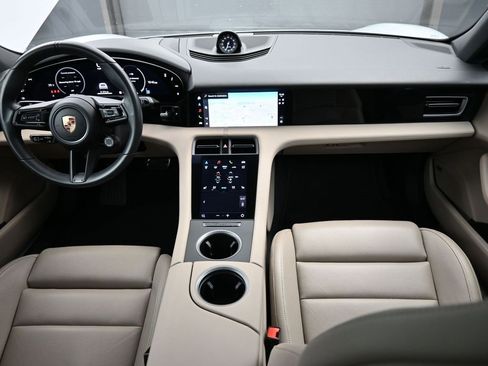 Used 2025 Porsche Taycan image 28
