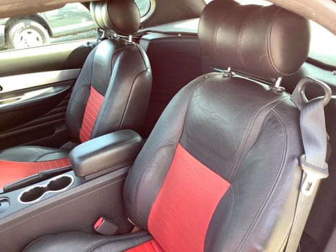 Used 2002 Ford Thunderbird Deluxe image 30