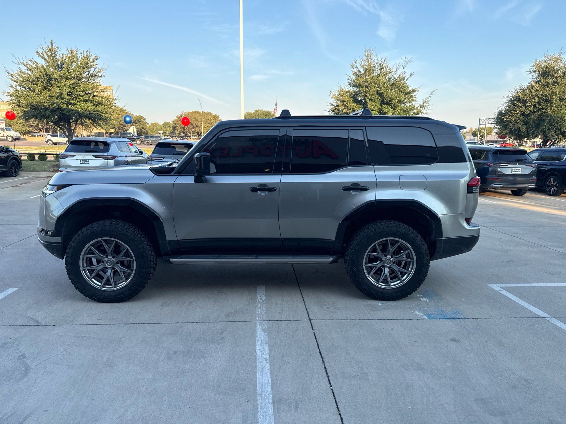 Used 2024 Lexus GX 550 w/ Accessory Package (Z1) AWD/4WD image 3