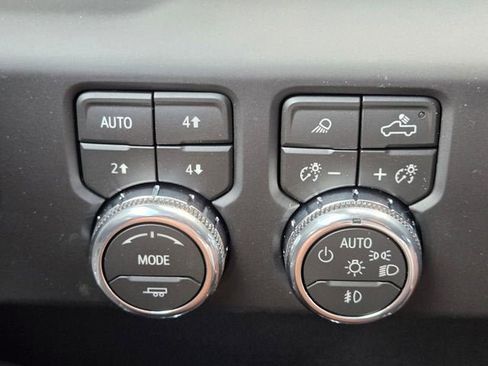 New 2026 GMC Sierra 2500 AT4 w/ AT4 Premium Plus Package AWD/4WD image 31