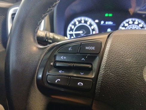 Used 2021 Hyundai Venue SEL FWD image 17